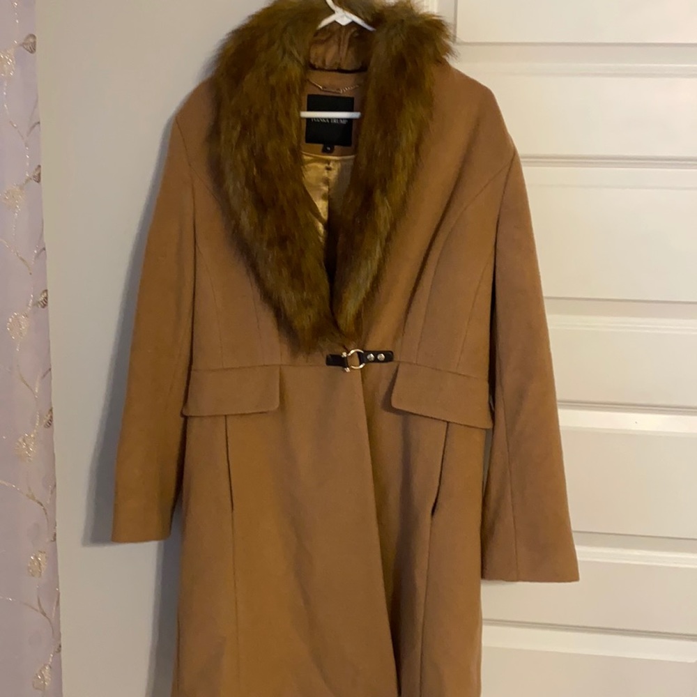 Ivanka Trump wool with pockets, faux fur removable collar, lined. NEVER WORN!